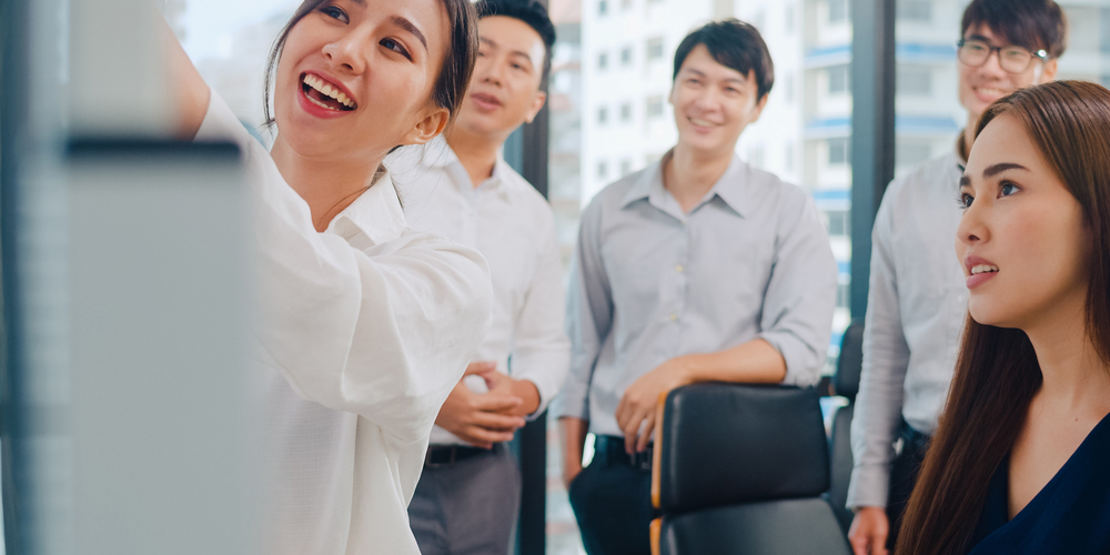 Asia Businessmen Businesswomen Meeting Brainstorming Ideas Conducting Business Presentation Project Colleagues Working Together Plan Success Strategy Enjoy Teamwork Small Modern Office